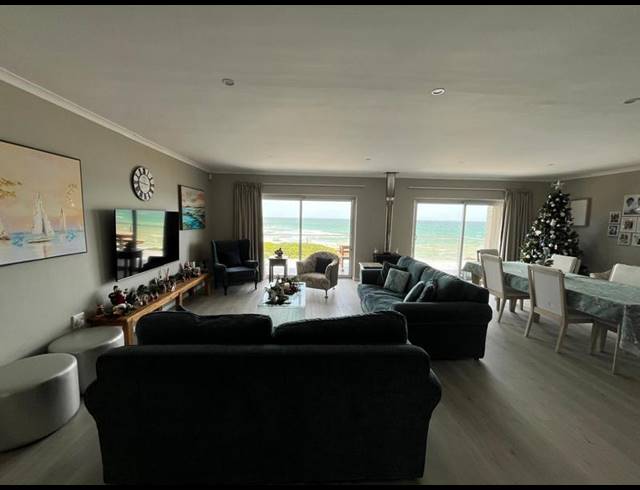 5 BEDROOM HOUSE FOR SALE IN KLEINBAAI